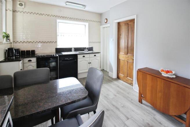 4 bed Terraced for sale Image 8