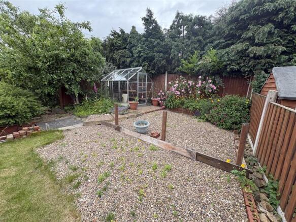 2 bed Semi-Detached Bungalow for sale Image 11