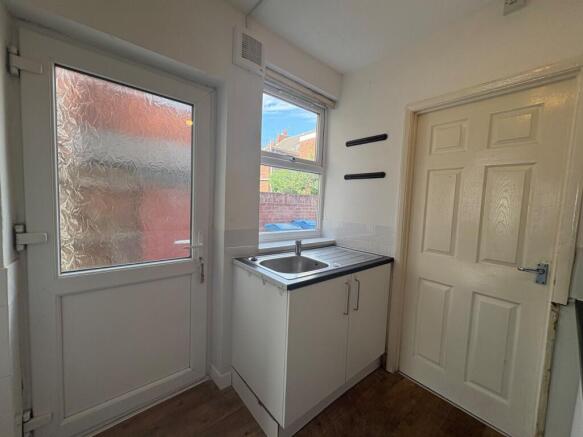 3 bed Terraced to rent Image 4