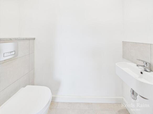 4 bed Detached for sale Image 7