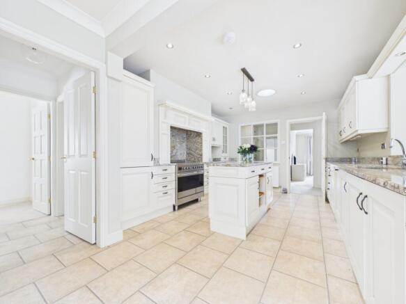 4 bed Detached Bungalow for sale Image 4