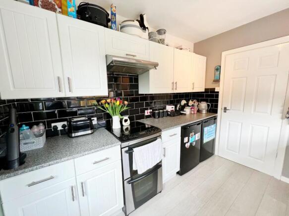 Kitchen 4.jpg