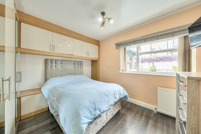 6 bed Detached Bungalow for sale Image 12