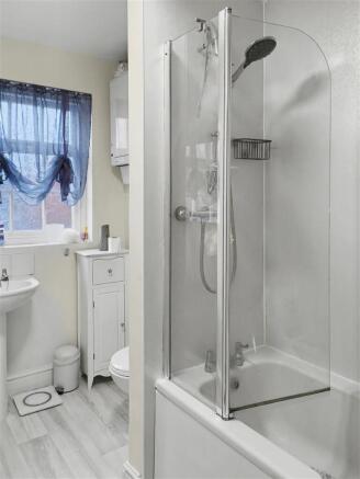 Bathroom.jpg