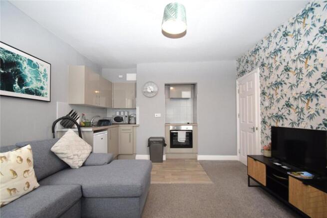 1 bed Apartment to rent Image 5