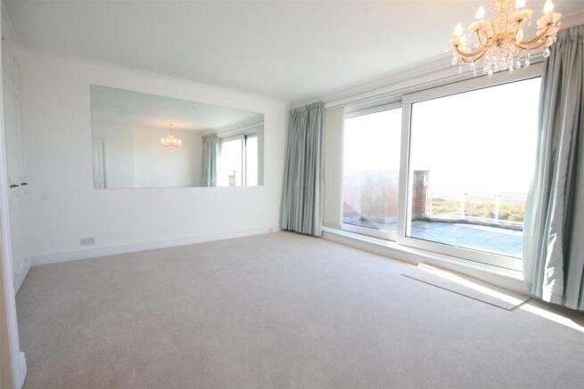 MASTER BEDROOM SUITE