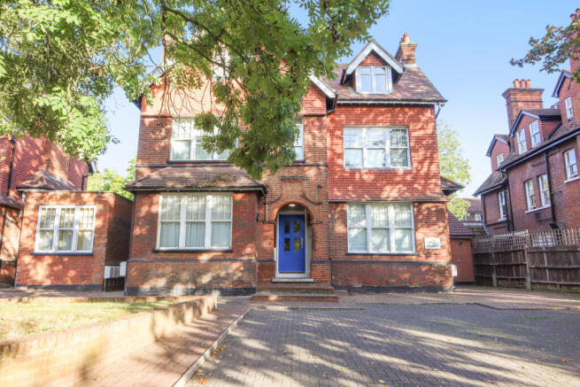 Flat C, 14 Aldrington Road, London, SW16 1TH
