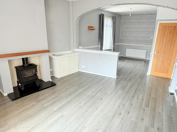 2 bed end terrace to rent Market Street, Droylsde