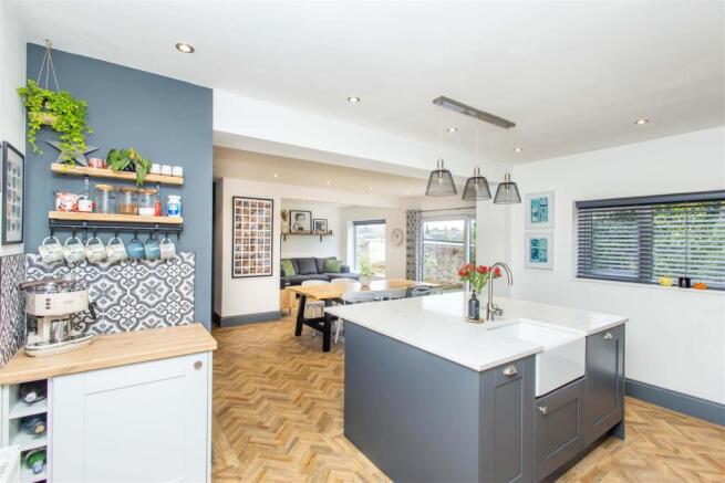 Kitchen/Breakfast Room