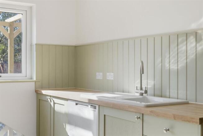 19 Halesworth Road 10.jpg