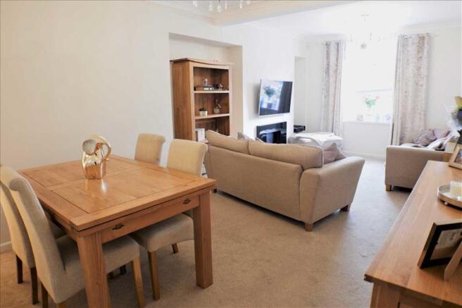 Lounge image 1