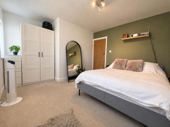 2 bed End of Terrace to rent Image 8