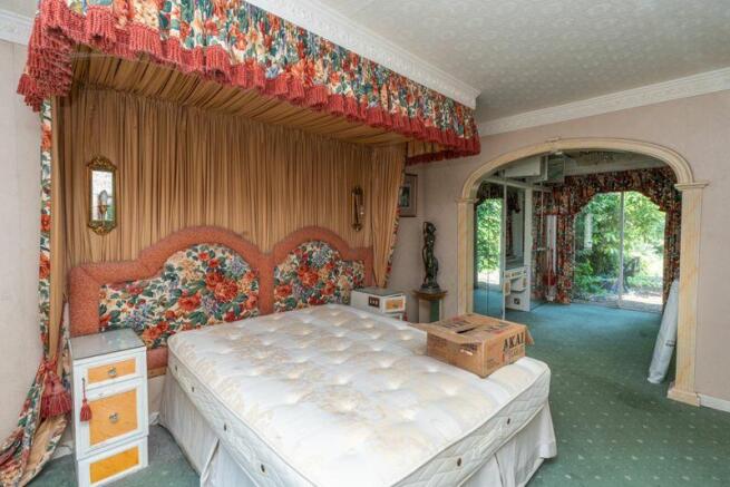 Master bedroom 