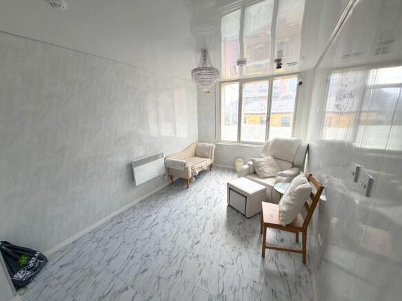 1 bed Flat Share to rent Image 8