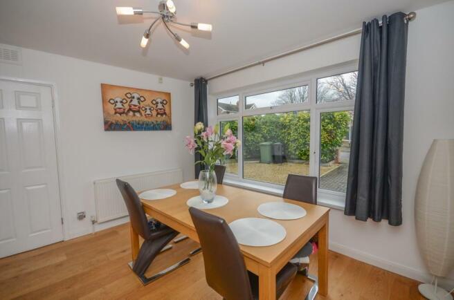 Dining room pic 2.jpg