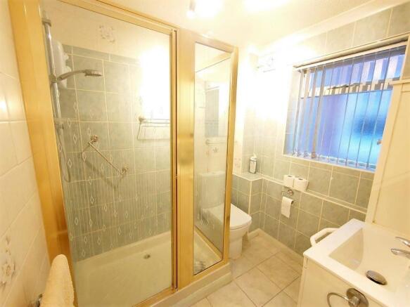 Shower Room.jpg
