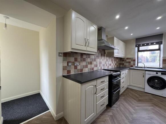 KITCHEN TO REAR PORCH