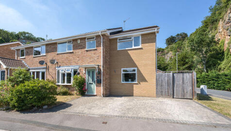 Prescot Close, Ashbury Park - IMMACULATE HOME