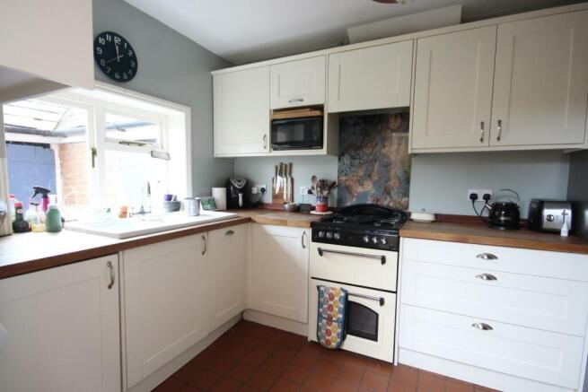 Kitchen 3.JPG