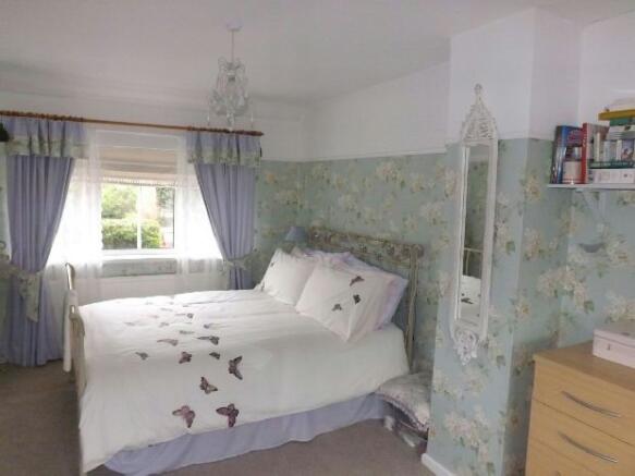 Bedroom 1 Pic 2