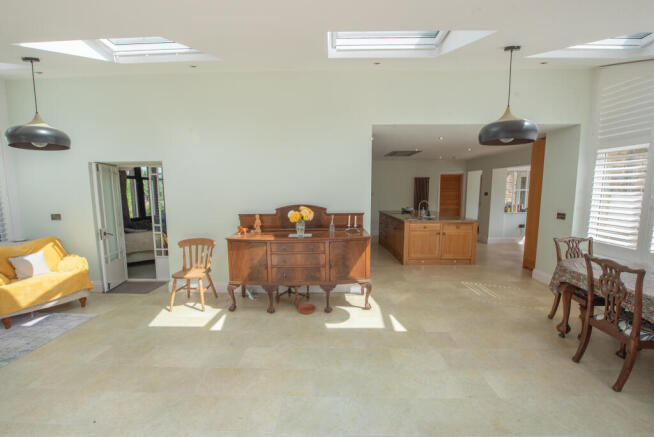 4 bed Detached for sale Image 5