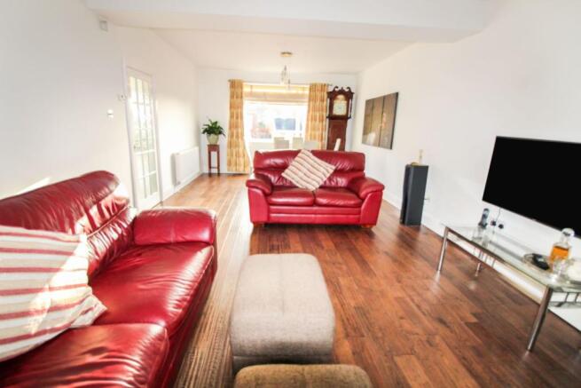 Lounge/Dining Room