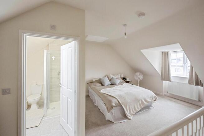 3 bed Semi-Detached for sale Image 12