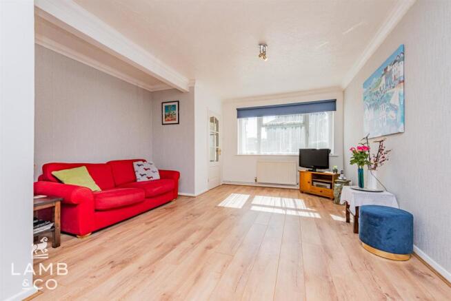 Pyesand-Frinton-on-Sea-detached-house-DSC_2514.jpg