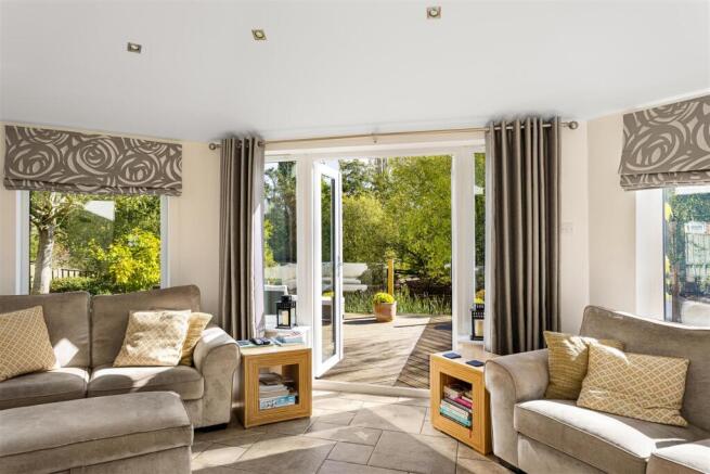 4 bed Detached for sale Image 11