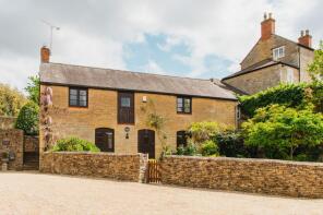 4, College Fields, Banbury OX17 3BZ