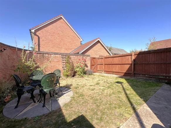 Part Walled Rear Garden 133