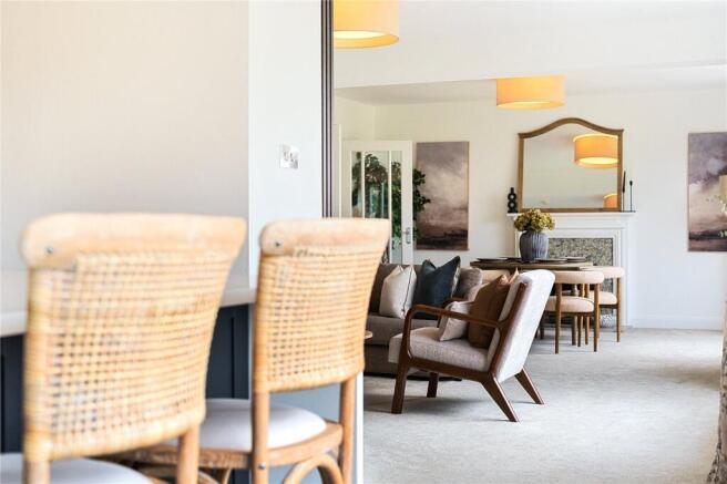 3 bed Apartment for sale Image 6