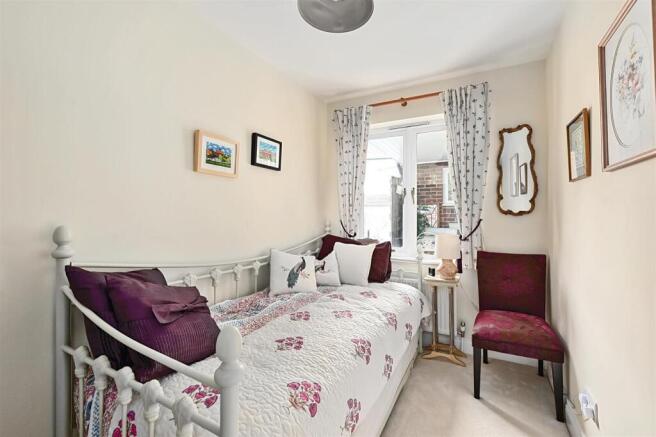 10 Jarretts Close TN31 (9)