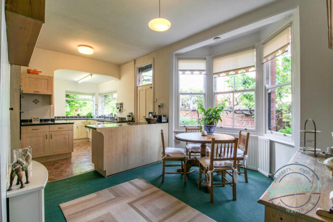 Kitchen dining room
