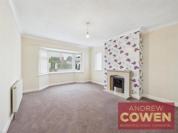 2 bed Semi-Detached Bungalow for sale Image 11