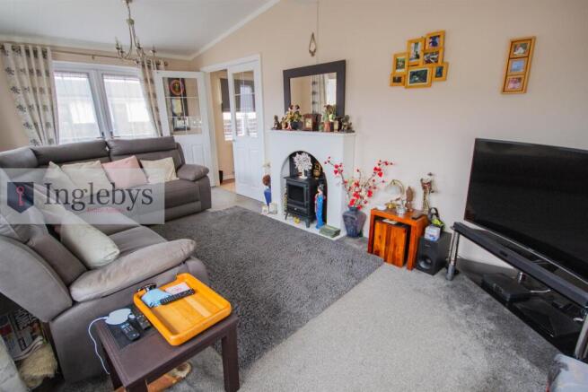 2 bed Park Home for sale Image 4