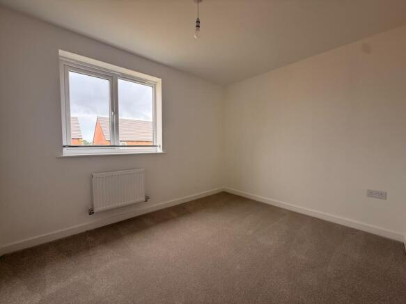 4 bed House to rent Image 7