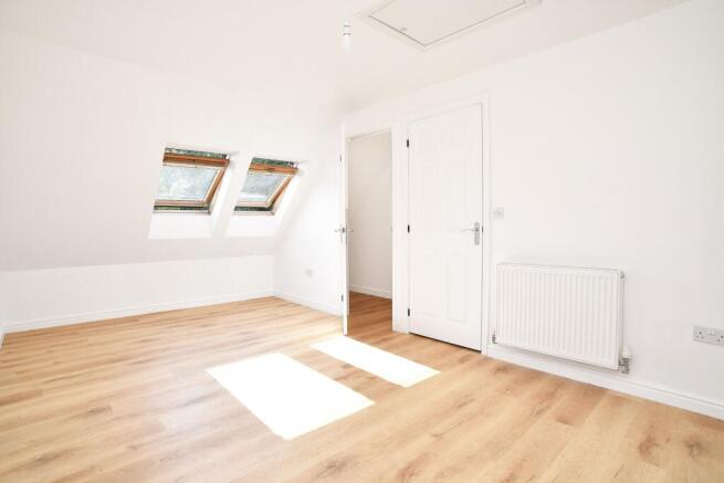 3 bed Town House for sale Image 8