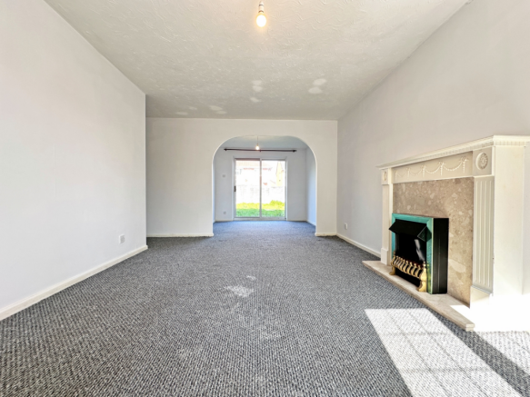 David Peacock Close, TIPTON, DY4 8GX photo 4
