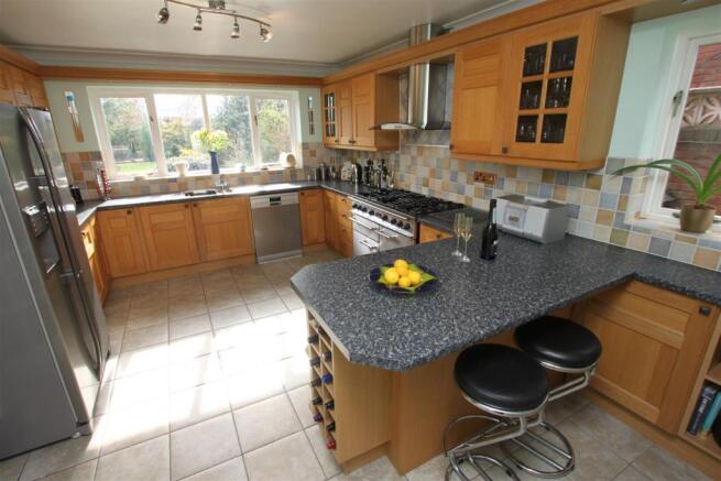 Fitted Oak Kitchen