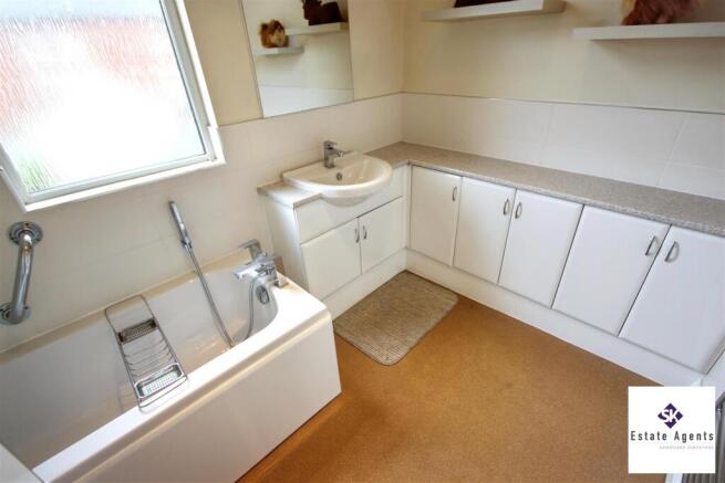 4 bed Semi-Detached for sale Image 10