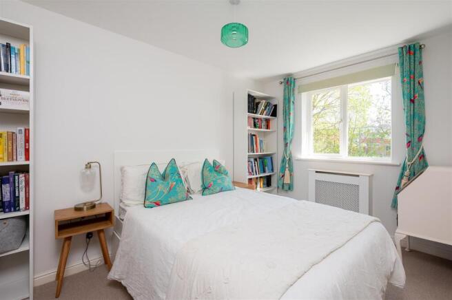 4 bed Detached for sale Image 7