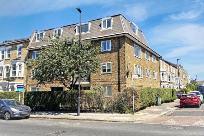 Flat 41G, Herne Hill Road, Herne Hill, London, SE24 0AX