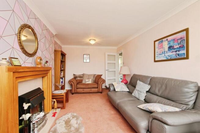 2 bed Semi-Detached Bungalow for sale Image 5