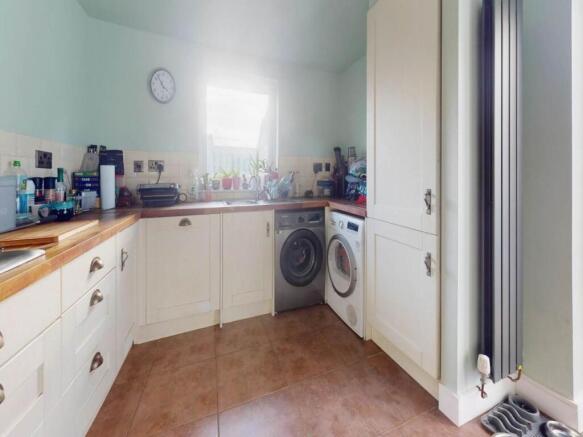 KITCHEN 2 17 TREGERD