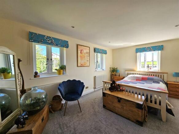 main bedroom (2).jpg