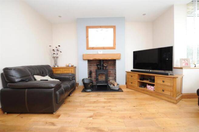 3 bed Semi-Detached for sale Image 9