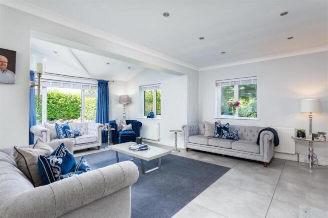 4 bed Detached for sale Image 5