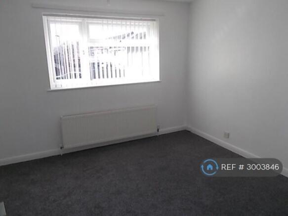 2 bed Terraced to rent Image 10