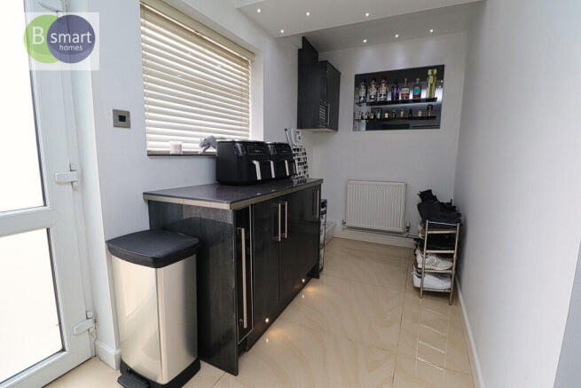 3 bed Semi-Detached for sale Image 4
